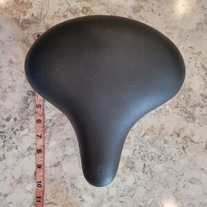Bicycle Seat. Black, cushiony